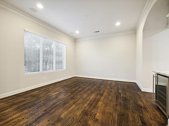 5th image of 6008 Potomac Park Dr