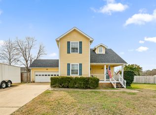 9522 Robinson Farm Rd, Ooltewah, TN 37363