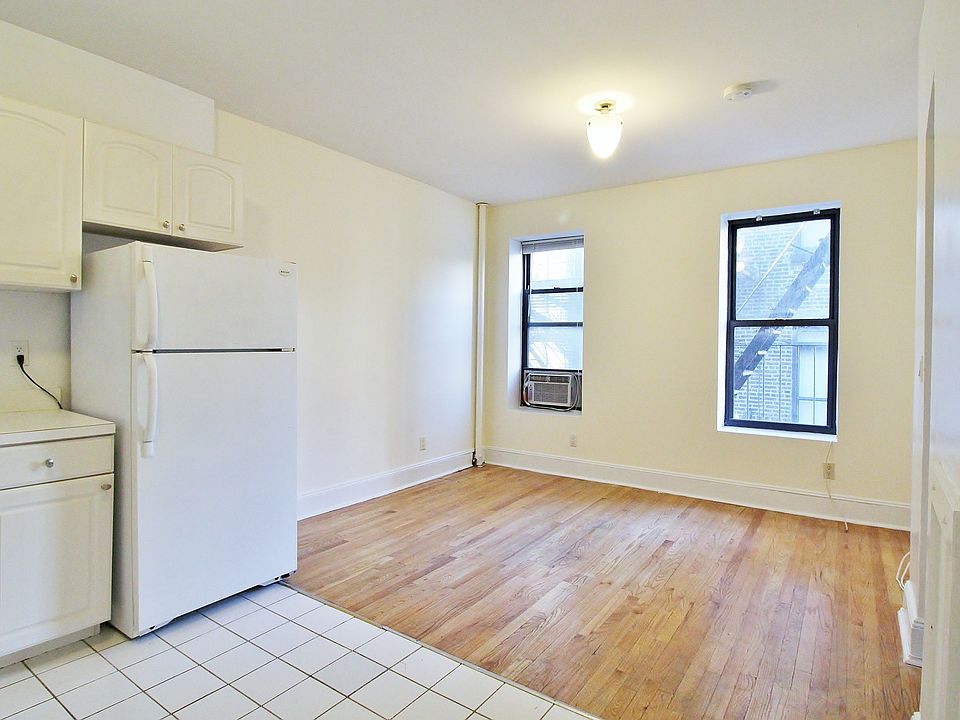 1st image of 25 Cornelia St APT 10