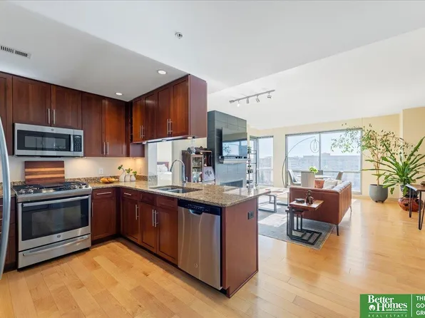 120 S 31st Ave APT 5503, Omaha, NE 68131