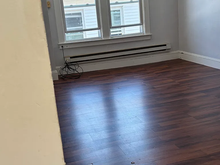206 Montauk Ave — Photo 3