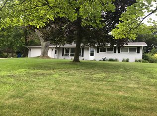 17863 Mohawk Dr, Spring Lake, MI 49456