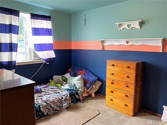 5th image of 1979 Kelowna Pl SE