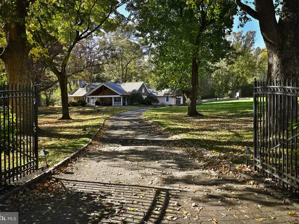 3010 Oakridge Farm Rd, Huntingdon Valley, PA 19006