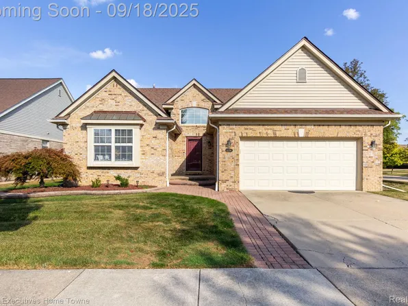 42294 Sable Blvd, Sterling Heights, MI 48314