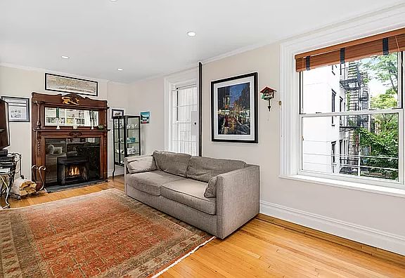 2nd image of 104 Bedford St #4AB