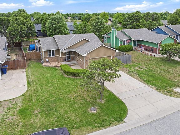 3rd image of 1765 N Myers Cir