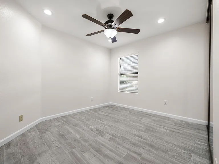 9424 Twin Trails Dr #103 — Photo 37