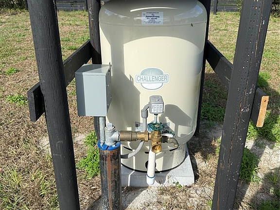 4th image of 1043 Hazen Rd