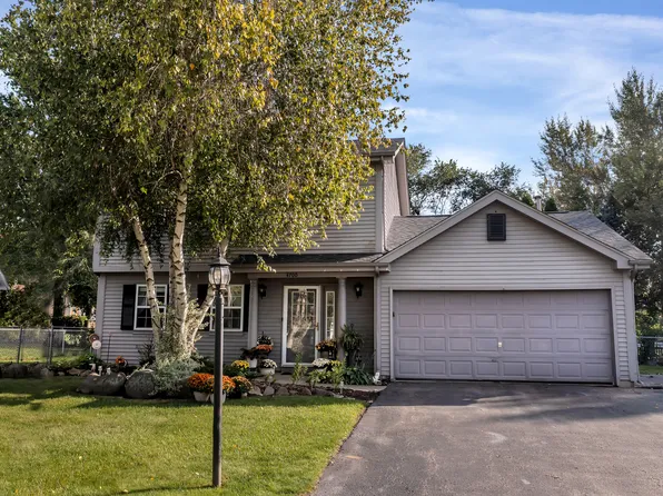 4700 Southhampton Dr, Island Lake, IL 60042