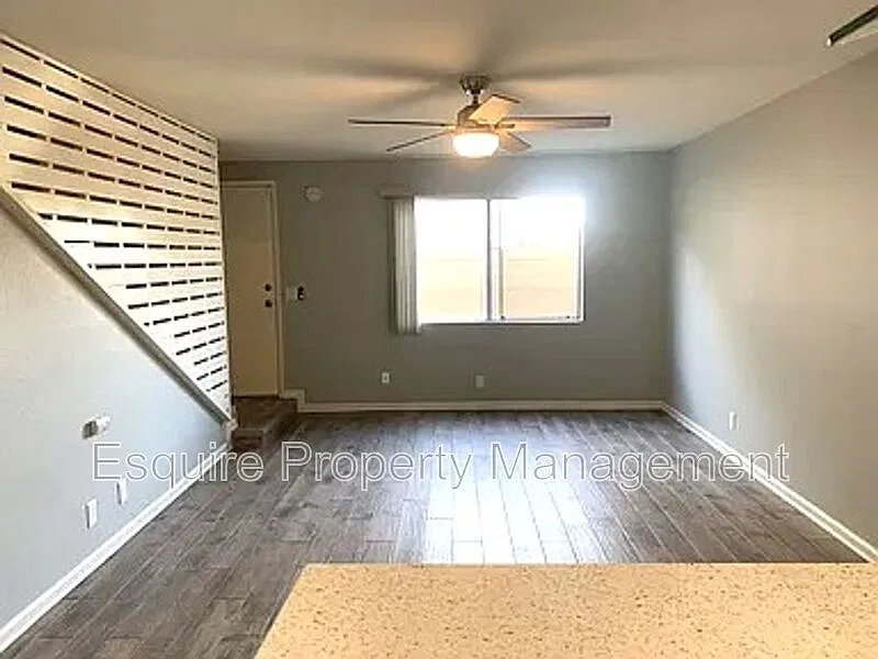 2 bed, 1.5 bath, 1100 sqft, $2,950 — Photo 3