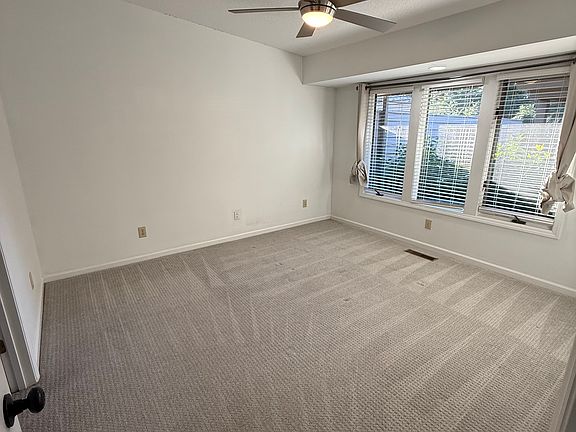 2nd image of 215 Cove Ct