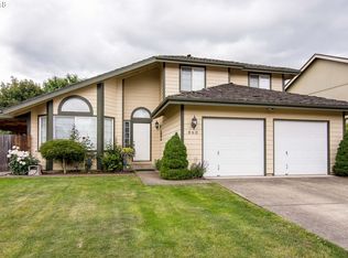 860 S 44th St, Springfield, OR 97478