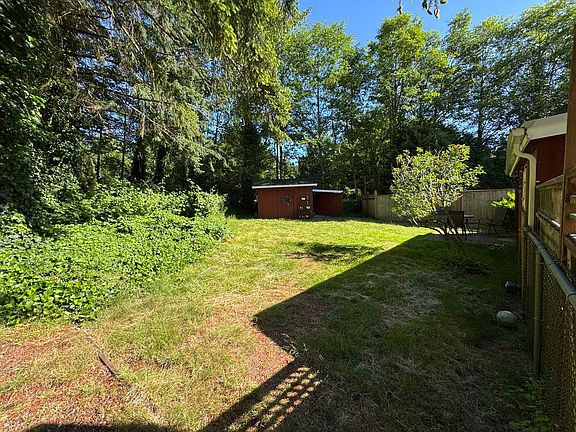 3rd image of 1893 Yew Street Rd