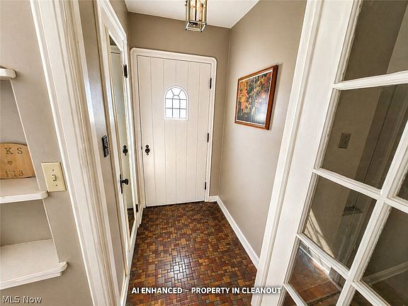 2nd image of 5916 Edgehill Dr
