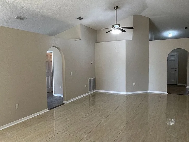 2317 Walnut Canyon Dr — Photo 6