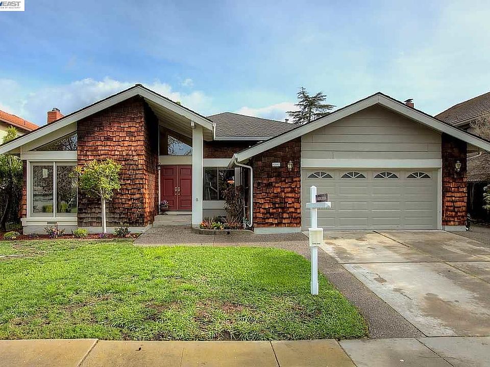 1st image of 40840 Ondina Ct
