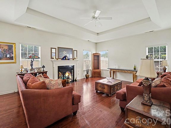 2nd image of 6900 Daisy Bee Ct