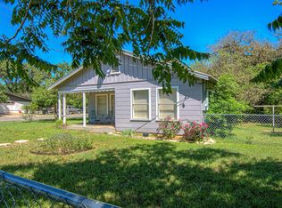 722 Pecan St, Blanco, TX 78606