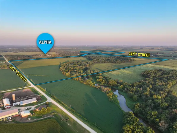 247th St, Waucoma, IA 52171