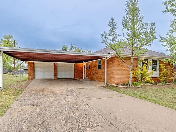 3rd image of 629 Kingston Pl