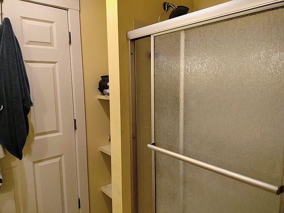 4th image of 2108 5th St NE #2