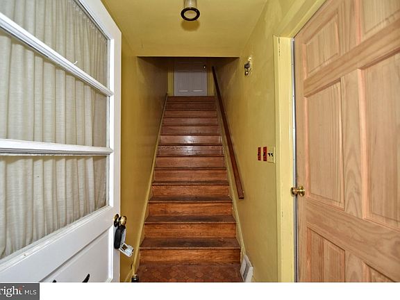 2nd image of 725 Belair Cir