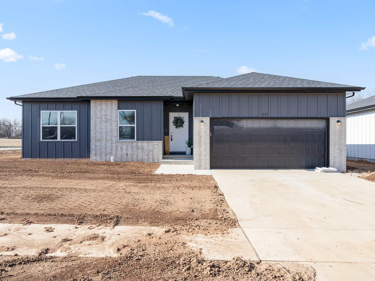 3 bed, 1310 sqft, $1,675 — Photo 1