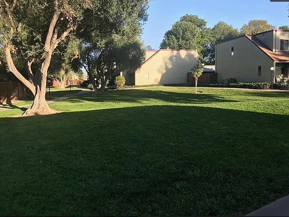 2nd image of 1207 Weepinggate Ln