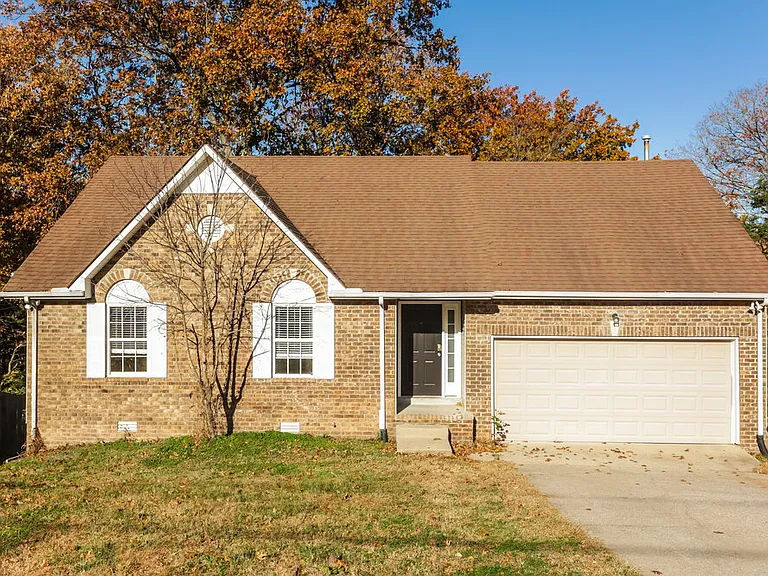 1052 Blue Mountain Ln — Photo 1