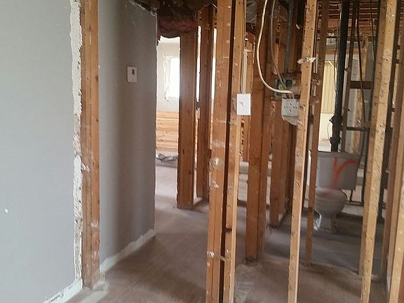 5th image of 1927 W Mitchell Dr