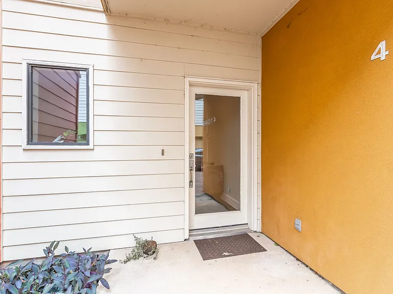 4104 Spencer St #B — Photo 2
