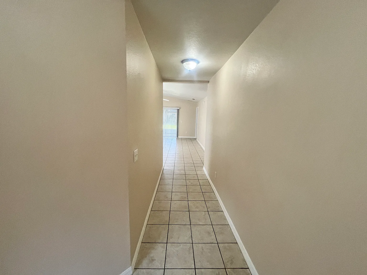 3 bed, 1600 sqft, $1,950 — Photo 3