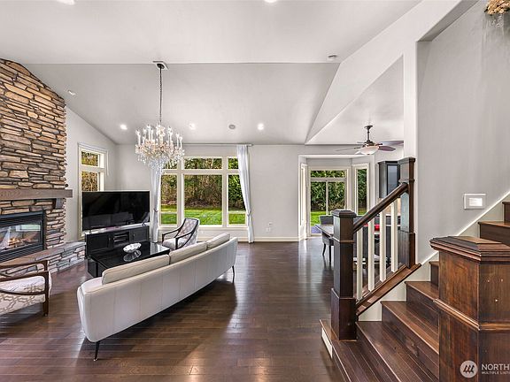 3rd image of 2259 H Street