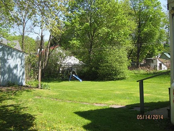 5th image of 47 Pleasant St