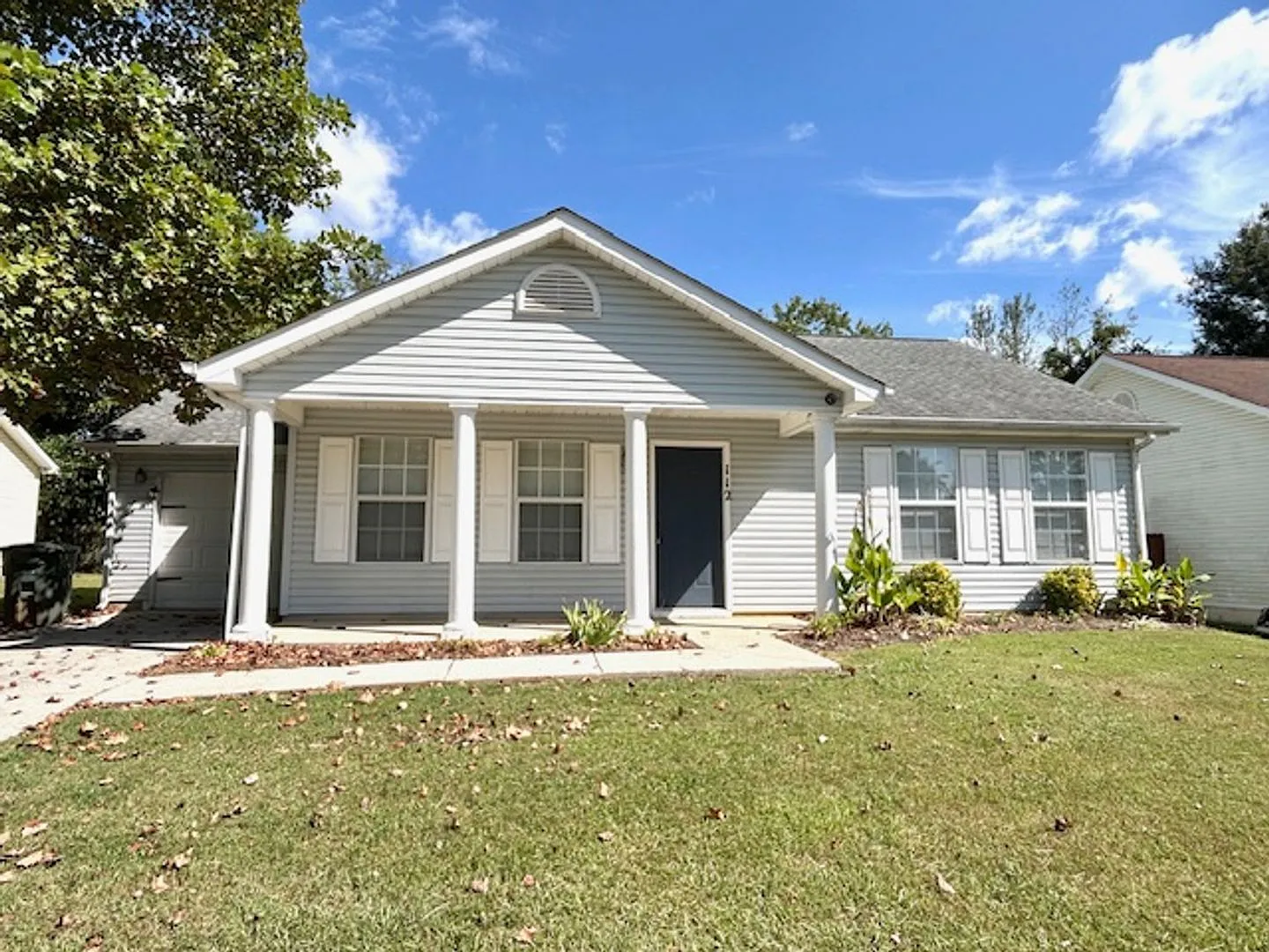 Beautiful 3 Bedroom 2 Bath Home in the Heart of Madison! — Photo 1