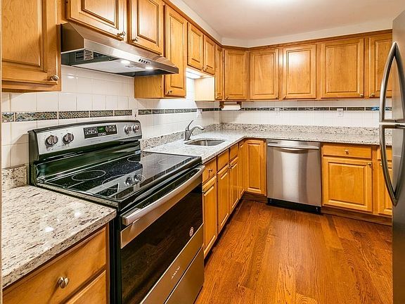 5th image of 64 Bigelow Ave APT 27