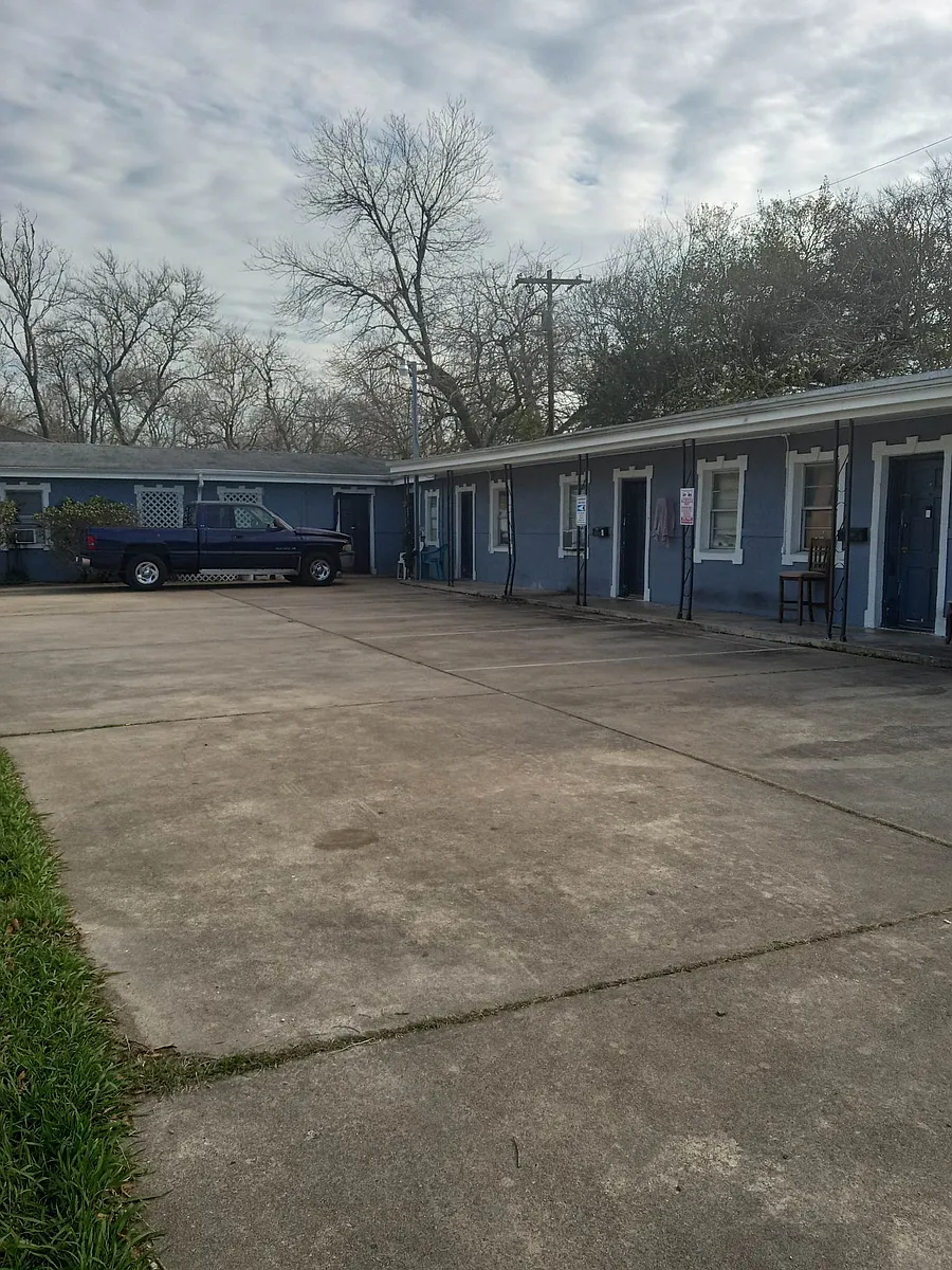 Building Photo - 707 Texas Ave