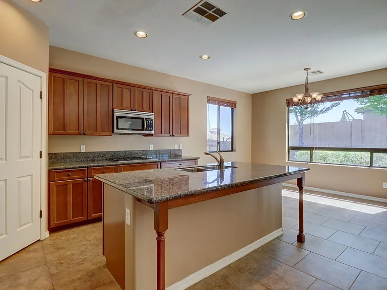 2905 Leonita Ct — Photo 10