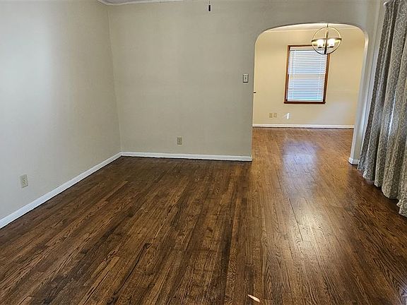 5th image of 320 N Lake St