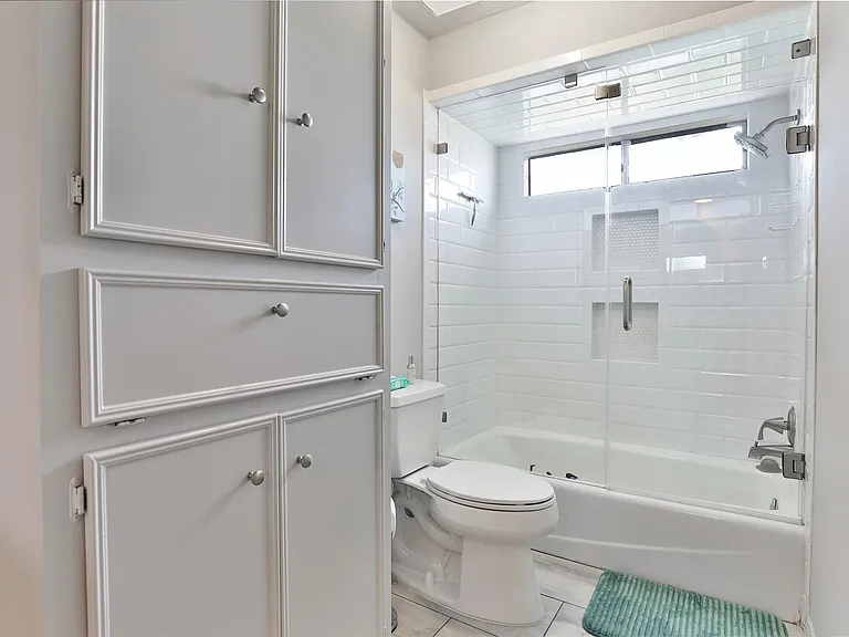1818 Brookchester Dr — Photo 42