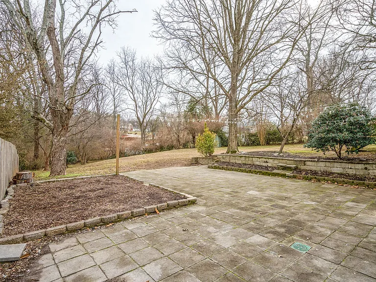 539 Northcrest Dr — Photo 7