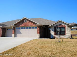 202 Homeland Dr, Jefferson City, MO 65109