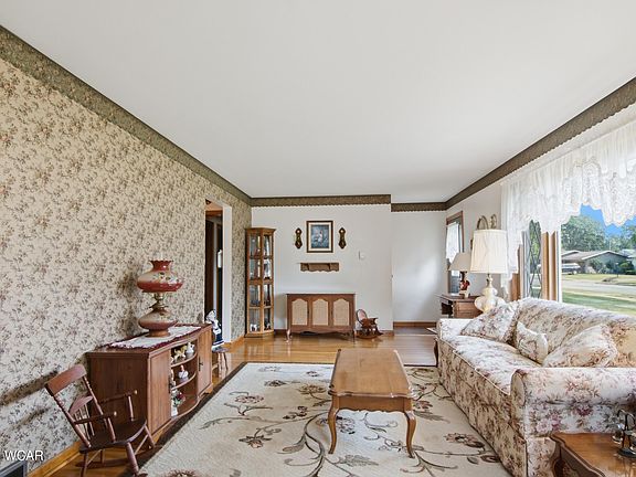 5th image of 223 Biltmore Ave