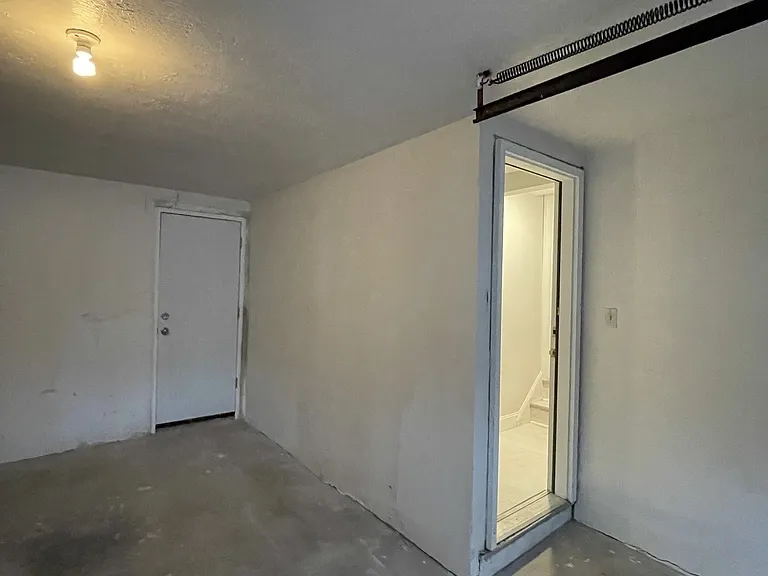 4320 Elmwood Rd — Photo 24