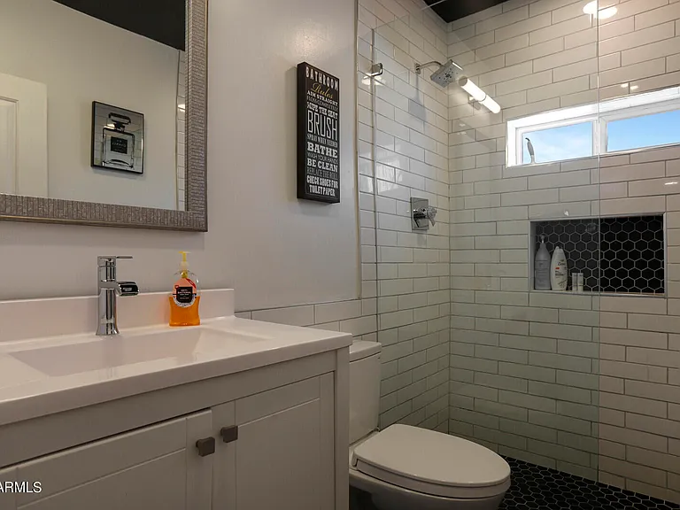 2235 E Heatherbrae Dr — Photo 12