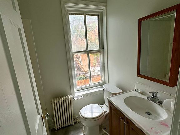 4th image of 824 N West St APT 15