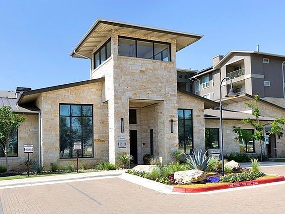 Promesa Leasing Office Exterior
