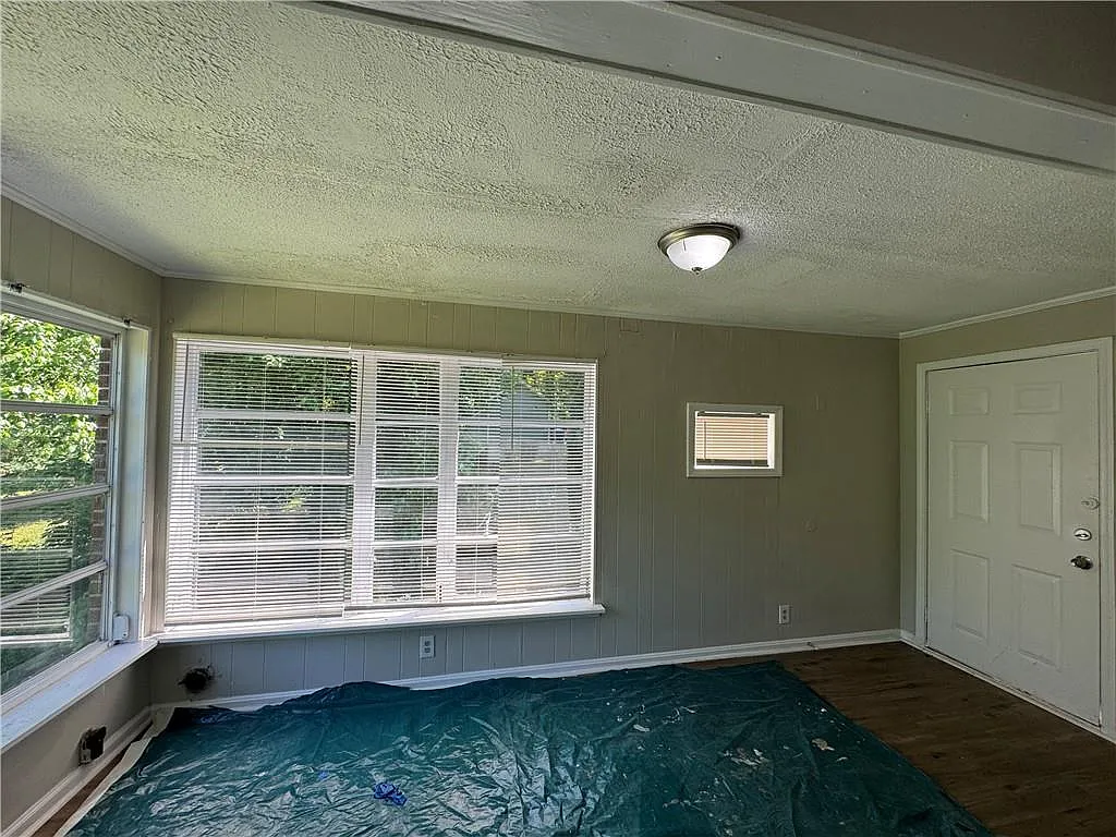 4 bed, 2.0 bath, 1746 sqft, $2,250 — Photo 3