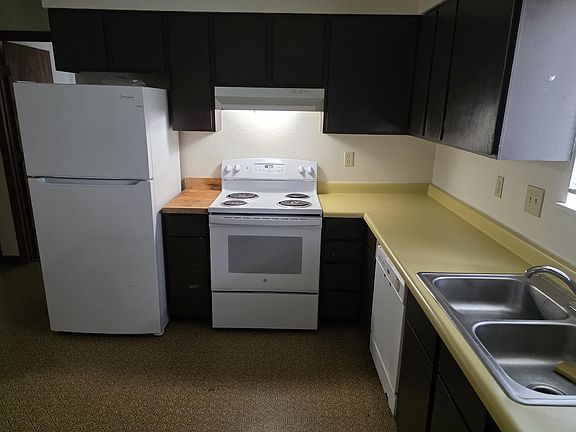 3rd image of 352 Catron St N APT 3